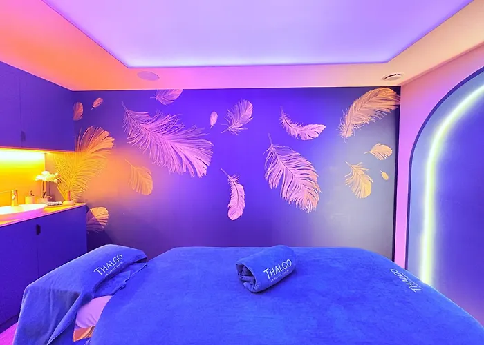 Brit Hotel Piscine & Spa - Fougeres